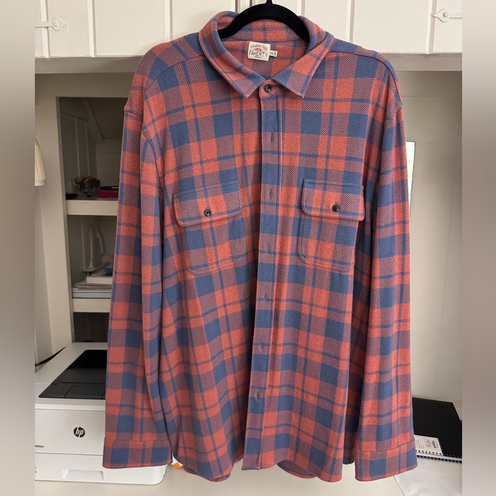 Faherty Men’s XXL Coral and Navy Plaid Flannel Shirt